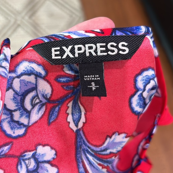 Fun Floral Top - Picture 4 of 5